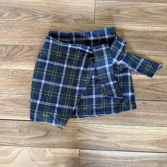 Wilfred Wool-Cashmere Blend Plaid Wrap Skirt | Size 0 | Aritzia - Picture 2 of 9